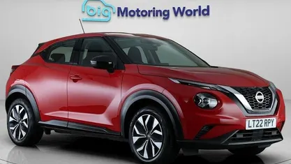 Begagnad Nissan Juke Acenta 114 HK (83 kW) 2022 Röd SUV