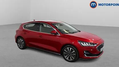 Used Ford Focus Titanium 125 HP (91 kW) 2022 Red Hatchback