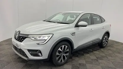 White Used 2022 Renault Arkana Iconic SUV | £12,890 (Fair price)