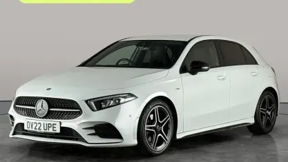 Begagnad Mercedes A180 Executive 136 HK (100 kW) 2022 Vit Halvkombi