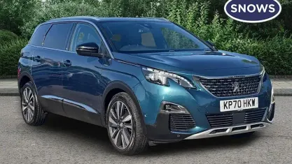 Usado Peugeot 5008 Premium 131 CV (96 kW) 2020 Verde SUV