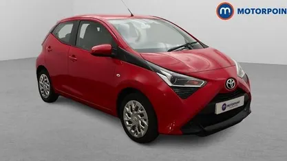Used Toyota Aygo X-play 72 HP (52 kW) 2019 Hatchback