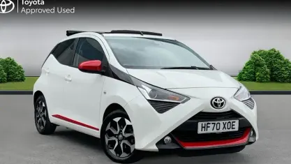 Używany Toyota Aygo Trend 72 KM (52 kW) 2020 Biały Hatchback