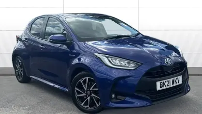 Used Toyota Yaris Design 116 HP (85 kW) 2021 Blue Hatchback
