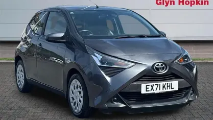Used Toyota Aygo X-play 72 HP (52 kW) 2021 Grey Hatchback