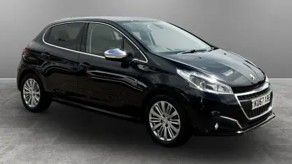 Used Peugeot 208 Allure 110 HP (80 kW) 2018 Hatchback