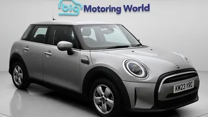 Begagnad Mini Cooper Classic 136 HK (100 kW) 2022 Silver Halvkombi