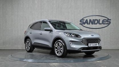 Używany Ford Kuga Titanium 120 KM (88 kW) 2021 Srebrny SUV