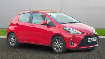 Used Toyota Yaris 101 HP (74 kW) 2020 Red Hatchback