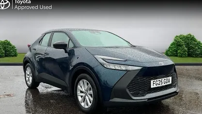 Used Toyota C-HR 140 HP (102 kW) 2025 SUV