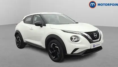 Begagnad Nissan Juke N-Connecta 114 HK (83 kW) 2023 Vit SUV