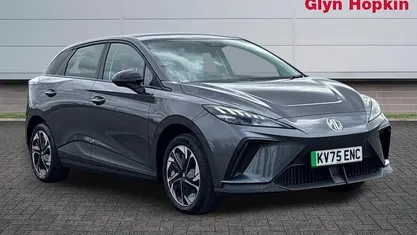 Usado MG MG4 EV SE 319 kW (435 HP) 2025 Cinzento Citadino