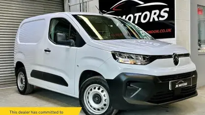 Begagnad Citroën Berlingo 102 HK (75 kW) 2025 Vit Minibuss