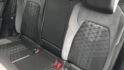 Used 2024 VW Golf VIII R-line Hatchback | £20,999 (Fair price)