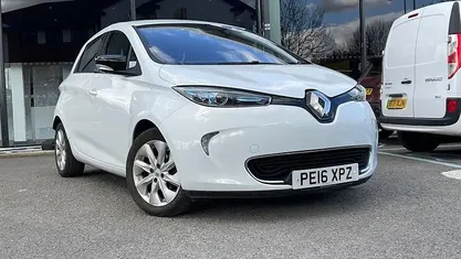 Used Renault Zoe Dynamique 64 kW (88 HP) 2016 Hatchback