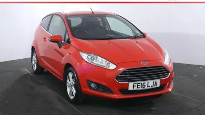Used Ford Fiesta Zetec 101 HP (74 kW) 2016 Red Hatchback