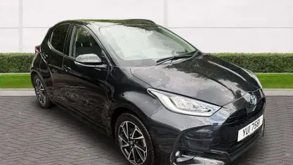 Used Toyota Yaris Design 116 HP (85 kW) 2023 Black Hatchback