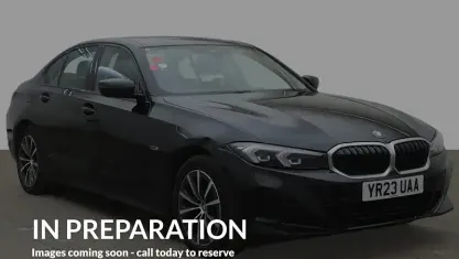 Begagnad BMW 330e Sport Line 292 HK (214 kW) 2023 Svart Sedan