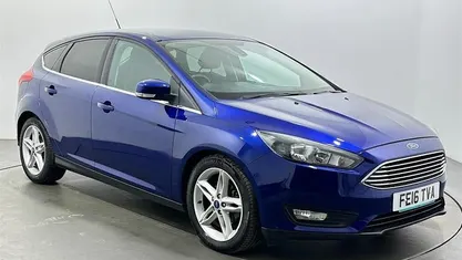 Used Ford Focus Zetec 125 HP (91 kW) 2016 Blue Hatchback
