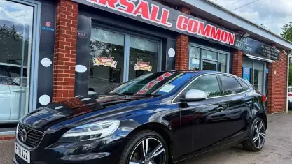 Begagnad Volvo V40 R-Design Pro 122 HK (89 kW) 2018 Svart Halvkombi
