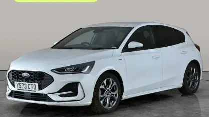 Begagnad Ford Focus ST-Line 125 HK (91 kW) 2023 Vit Halvkombi