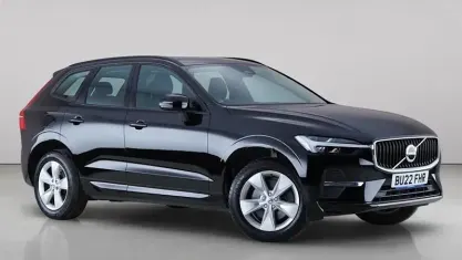 Used Volvo XC60 Momentum 250 HP (183 kW) 2021 Black SUV