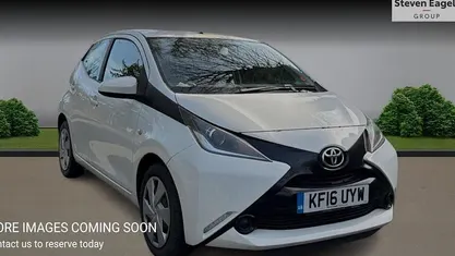 Used Toyota Aygo X-play 69 HP (50 kW) 2018 Hatchback