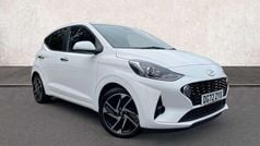 White Used 2023 Hyundai i10 Premium Hatchback | £13,753 (Fair price)