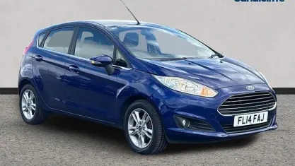 Used Ford Fiesta Zetec 101 HP (74 kW) 2014 Deep impact blue Hatchback