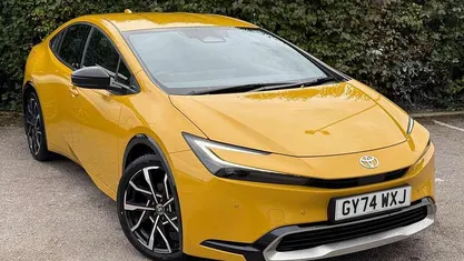 Yellow Used 2025 Toyota Prius Hatchback | £26,999 (Super price)