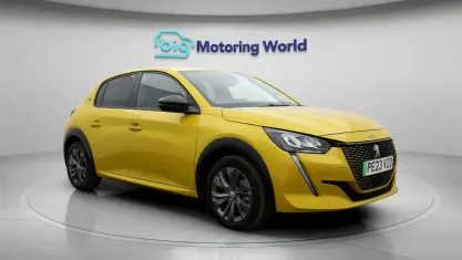 Used Peugeot e-208 Active+ 100 kW (136 HP) 2023 Yellow Hatchback