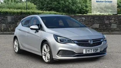 Used Vauxhall Astra SRi 150 HP (110 kW) 2017 Silver Hatchback