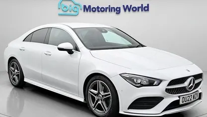 Begagnad Mercedes CLA180 AMG line 136 HK (100 kW) 2022 Vit Sedan
