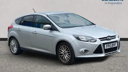 Used Ford Focus Zetec 115 HP (84 kW) 2013 Silver Hatchback