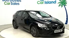 Black Used 2018 Volvo V40 Momentum Estate | £11,550 (Fair price)