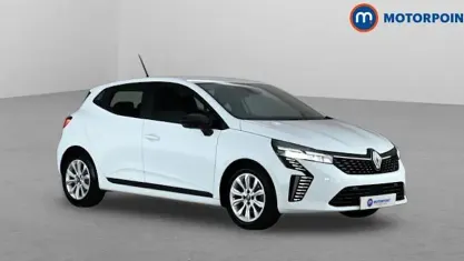Used Renault Clio Evolution 90 HP (66 kW) 2024 White Hatchback