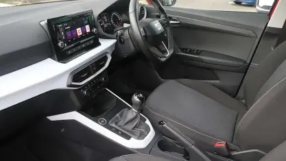 Używany Seat Arona SE 95 KM (69 kW) 2022 Czerwony SUV