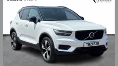 Crystal white Used 2021 Volvo XC40 R-Design SUV | £23,995 (Fair price)