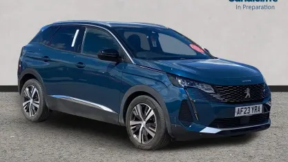Usado Peugeot 3008 Allure+ 131 HP (96 kW) 2023 Azul SUV