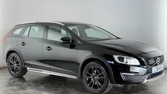 Black Used 2018 Volvo V60 CC Estate | £14,450 (Good price)