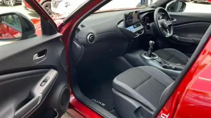 Used Nissan Juke N-Connecta 114 HP (83 kW) 2025 Red SUV