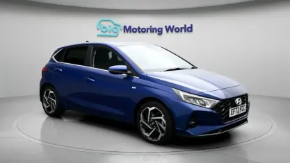 Używany Hyundai i20 Premium 101 KM (74 kW) 2022 Niebieski Hatchback