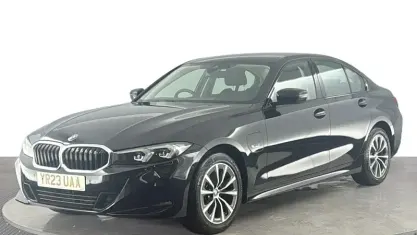 Begagnad BMW 330e Sport Line 292 HK (214 kW) 2023 Svart Sedan