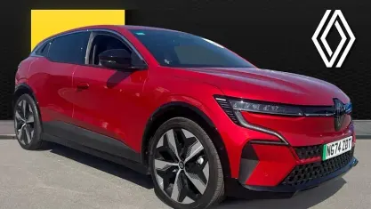 Used Renault Megane E-Tech Komfort 160 kW (218 HP) 2025 Red Hatchback
