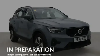 Używany Volvo XC40 Plus 211 KM (155 kW) 2023 Szary SUV