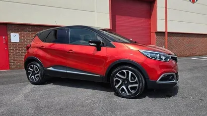 Used Renault Captur Signature 90 HP (66 kW) 2016 Red SUV