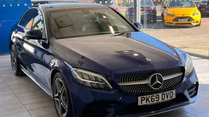 Usado Mercedes C220 AMG line 194 HP (142 kW) 2019 Sedan
