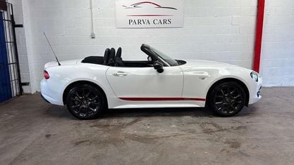 Begagnad Fiat 124 Spider S 140 HK (102 kW) 2018 Vit Cab
