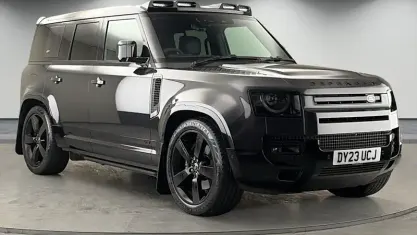 Used Land Rover Defender S 525 HP (386 kW) 2023 Grey SUV