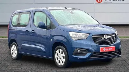 Blue Used 2020 Vauxhall Combo S Estate | £13,000 (Fair price)
